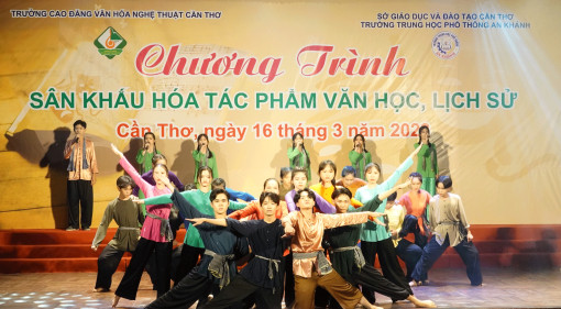 Học văn học, lịch sử từ nghệ thuật sân khấu hóa