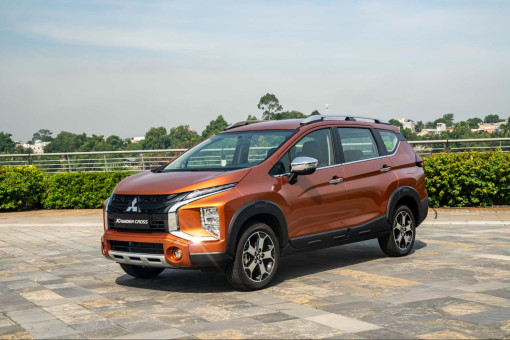 Xpander Cross có mấy màu?