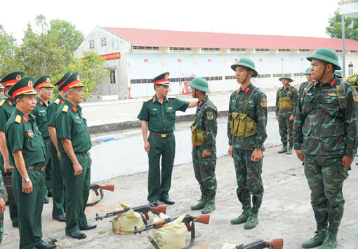 Nâng cao hiệu quả công tác huấn luyện, xây dựng chính quy