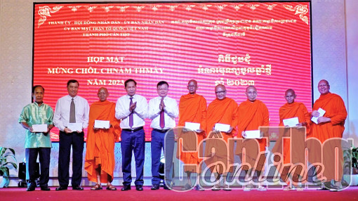 Vận động đồng bào dân tộc tích cực tham gia các phong trào thi đua yêu nước