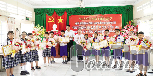 TP Cần Thơ khen thưởng học sinh đạt giải quốc tế và quốc gia năm học 2022-2023