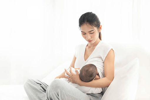Sữa mẹ giúp trẻ tránh khuyết tật học tập