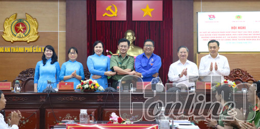 Đẩy mạnh công tác tuyên truyền, giúp người dân hiểu rõ tiện ích của việc cài đặt định danh điện tử