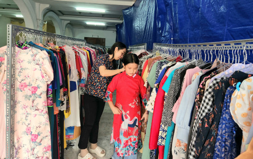 Hội Nữ Doanh nhân TP Cần Thơ mở cửa Siêu thị Trao yêu thương