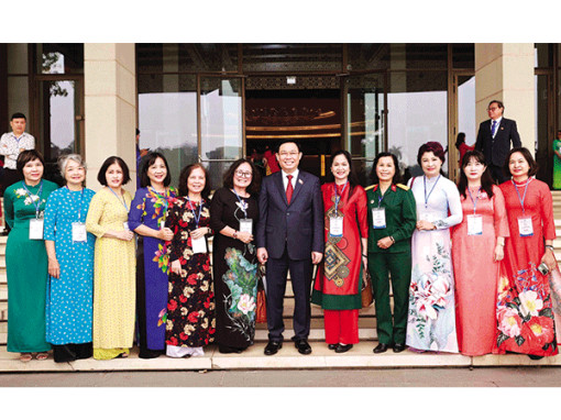 Nhà báo nữ Việt Nam luôn giữ “Tâm sáng, lòng trong, bút sắc”, là “những bông lau bằng thép”