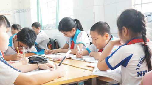 Nghị lực vượt khó của hai anh em khuyết tật