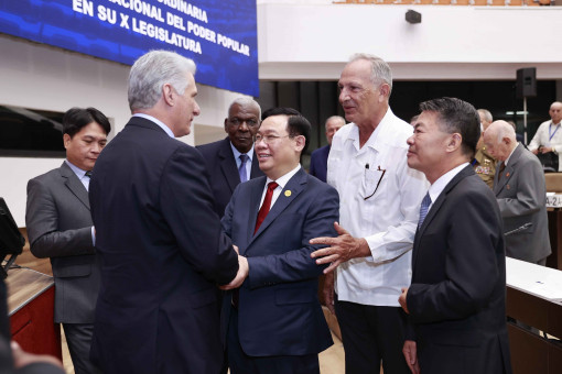 Chủ tịch Quốc hội
Vương Đình Huệ dự và phát biểu tại Phiên họp đặc biệt của Quốc hội Cuba