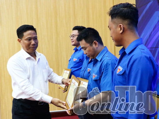 Tuổi trẻ Cần Thơ thực hiện 2.018 công trình, phần việc, làm lợi cho cộng đồng hơn 10 tỉ đồng