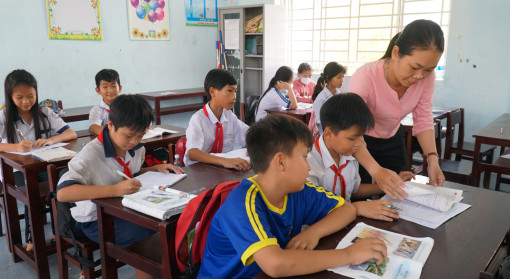 Đẩy lùi suy thoái tư tưởng chính trị, đạo đức, lối sống