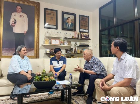 Hội Nhà báo Việt Nam thăm và làm việc với hai toà soạn báo tại tỉnh Chiang Mai, Thái Lan