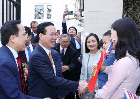 Chủ tịch nước Võ Văn Thưởng thăm cộng đồng người Việt và Ðại sứ quán Việt Nam tại Anh