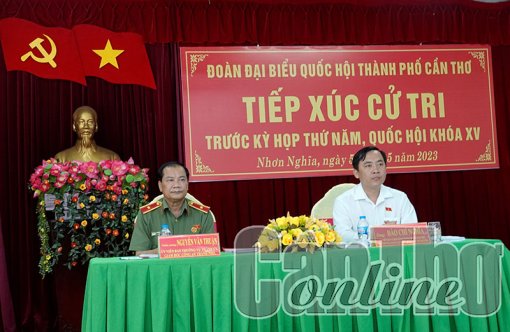 Cử tri kiến nghị cần có giải pháp hữu hiệu bình ổn giá điện, xăng, dầu