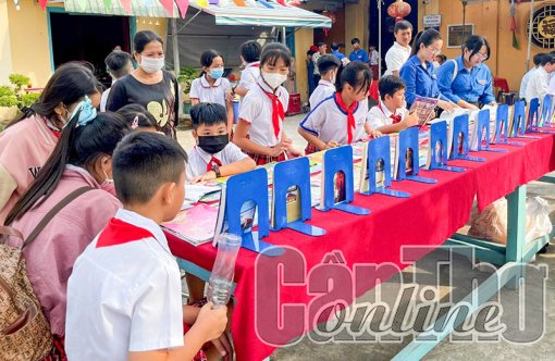 Nhiều hoạt động kỷ niệm Ngày thành lập Ðội Thiếu niên Tiền phong Hồ Chí Minh