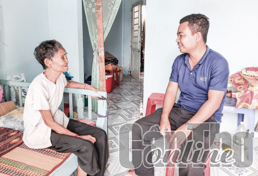 Bí thư chi bộ gương mẫu