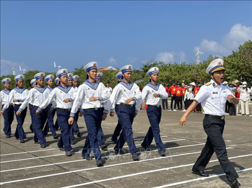 Người lính hải quân: Cưỡi sóng gió giữ bình yên biển đảo