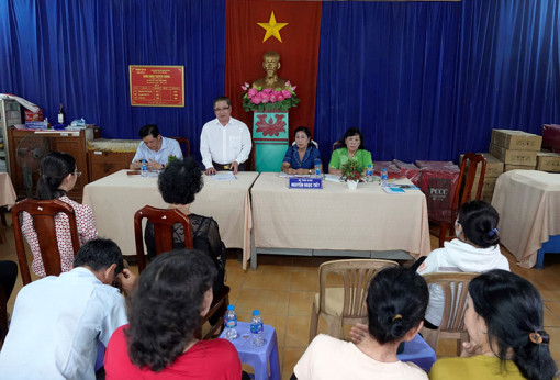 Ðồng chí Phó Bí thư Thành ủy, Chủ tịch UBND thành phố dự sinh hoạt với Chi bộ khu vực 6