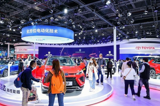 Chạy đua chiếm lĩnh thị trường xe điện thế giới