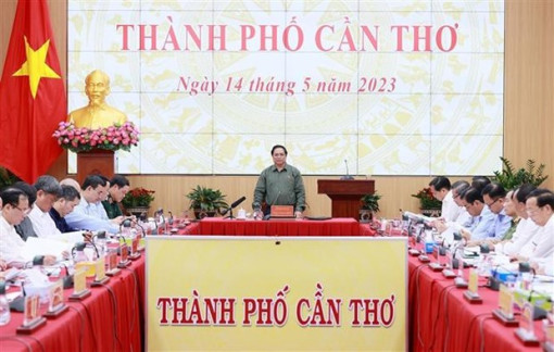 Can Tho urged to stay flexible, creative to tackle development hindrances
