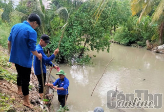 Tình nguyện đảm bảo an toàn giao thông