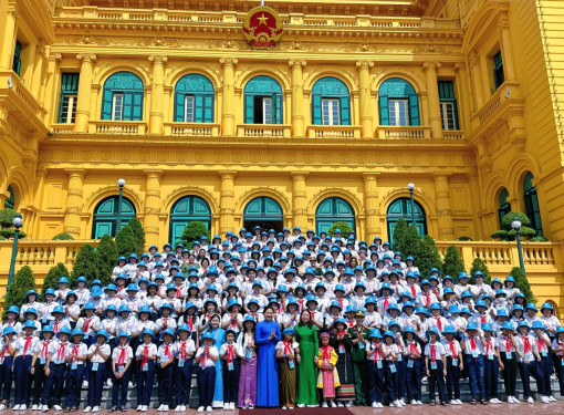 5 cặp mẹ con đỡ đầu của TP Cần Thơ tham gia Trại hè Hoa hướng dương