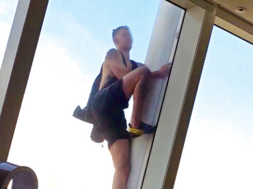 Hàn Quốc bắt giữ “người nhện” tay không leo tháp Lotte