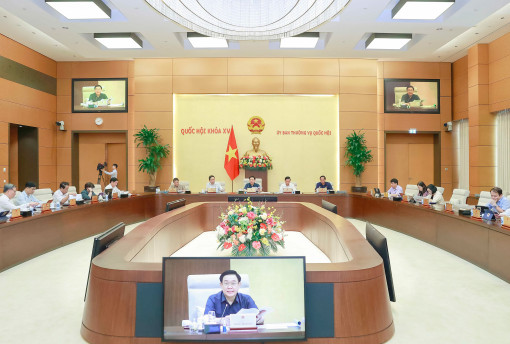 Ủy ban Thường vụ Quốc hội cho ý kiến về 2 dự án luật (sửa đổi), chủ trương đầu tư 2 dự án
