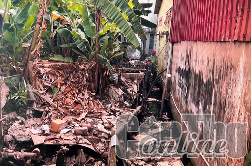 Xây dựng lấn chiếm rạch Dinh