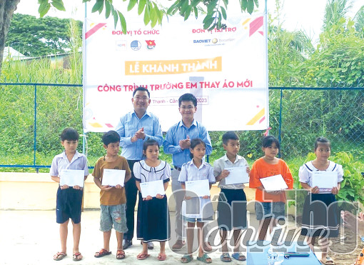 Vì đàn em thân yêu