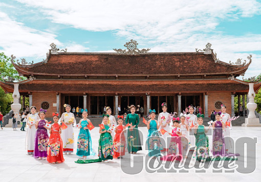 Thướt tha “Sắc màu Việt - Nhật”