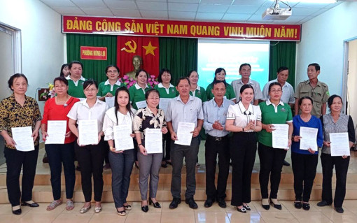 Phụ nữ tích cực giữ gìn trật tự an toàn giao thông