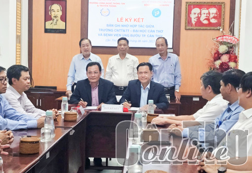 Bệnh viện Ung bướu TP Cần Thơ ký kết hợp tác với Trường Công nghệ thông tin và Truyền thông
