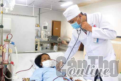 Phát triển đảng viên trong ngành Y Cần Thơ<br>Bài 1: Thầy thuốc “vừa hồng, vừa chuyên”