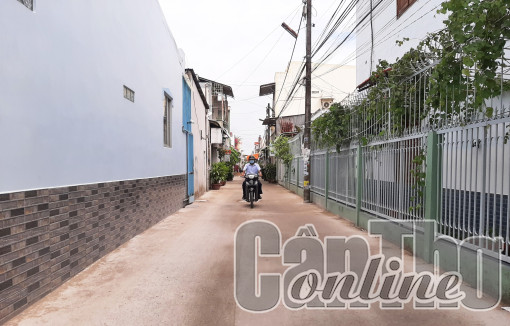 Tận tụy phục vụ nhân dân