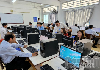 Khai mạc cuộc thi đánh giá năng lực ứng dụng công nghệ thông tin, chuyển đổi số Khai mạc cuộc thi đánh giá năng lực ứng dụng công nghệ thông tin, chuyển đổi số