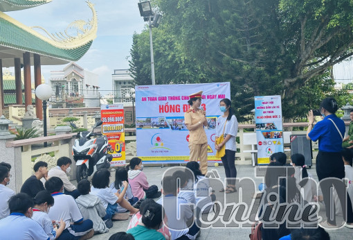 Phối hợp tuyên truyền đảm bảo trật tự an toàn giao thông, trật tự đô thị