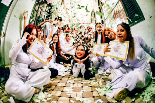 Phương Mỹ Chi ra mắt MV mới
