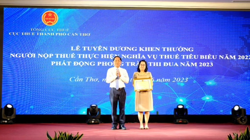 Tuyên dương 51 tổ chức, cá nhân nộp thuế tiêu biểu năm 2022