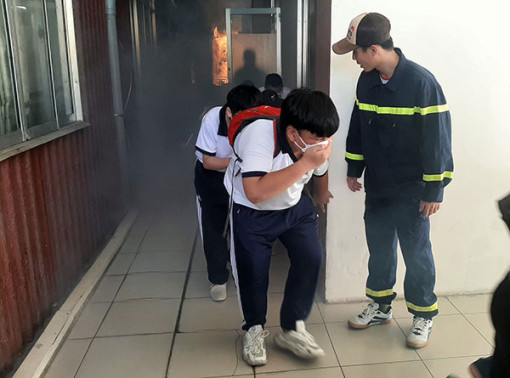 Trải nghiệm “Một ngày làm chiến sĩ Cảnh sát PCCC và cứu nạn, cứu hộ”