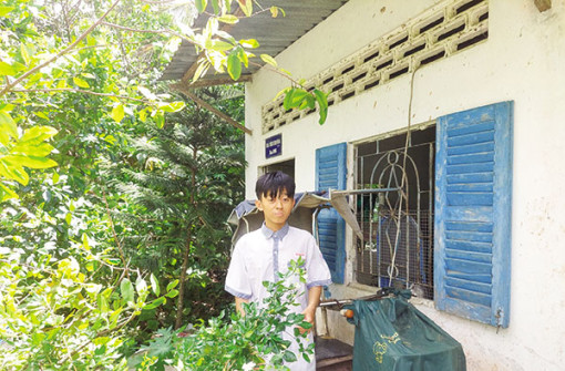 Nam sinh nặng chỉ hơn 30kg với mong ước lo cho cha khuyết tật và em