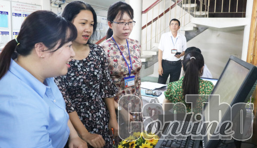 Thực hiện nghiêm việc tiếp nhận và xử lý hồ sơ trực tuyến, không để tình trạng giải quyết hồ sơ chậm, muộn