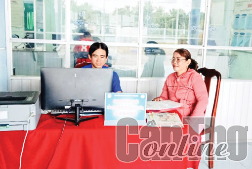 Tình nguyện hỗ trợ dịch vụ công trực tuyến