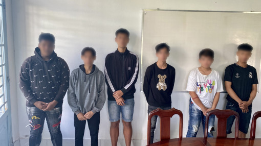 Mời làm việc các đối tượng hủy hoại dây cờ trên "Đường cờ Tổ quốc"