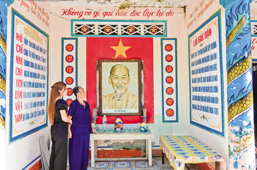 Dựng nhà thờ Bác Hồ và ghi thơ ca khuyến thiện