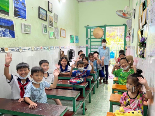 Lớp học “vừa cho, vừa nhận” của cô giáo nghèo