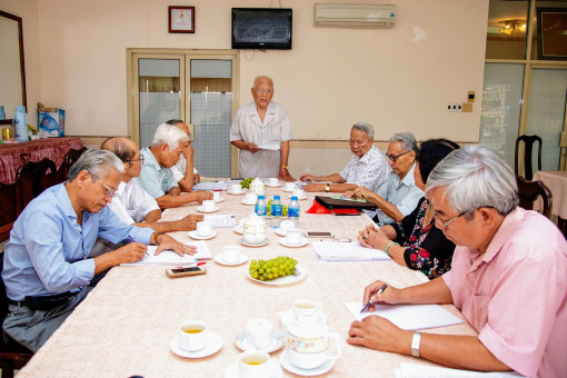 Viết còn để học