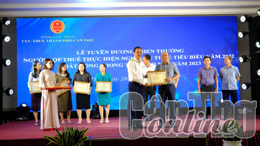 Doanh nghiệp vượt khó, chung tay hoàn thành nhiệm vụ thu ngân sách