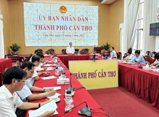Khẩn trương bàn giao mặt bằng, bồi thường và tái định cư các dự án cao tốc, giao thông trọng điểm