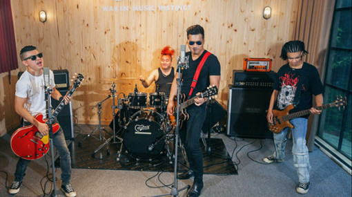 Tạ Quang Thắng kể chuyện “Sơn Tinh Thủy Tinh” bằng nhạc rock