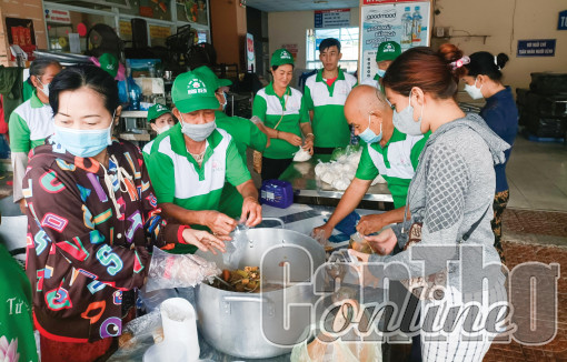 Tổ cơm chay miễn phí Hoa Sen