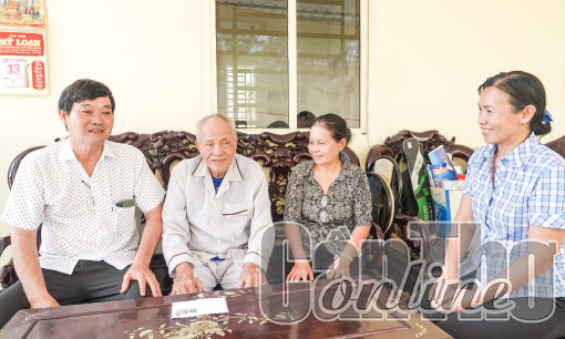 Chuyện một gia đình trong ấm ngoài êm